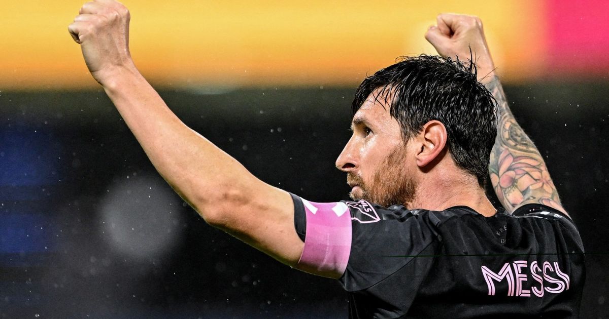 شاهد.. ميسي يسجل ثنائية ويقود ميامي لتصفيات الدوري الأميركي