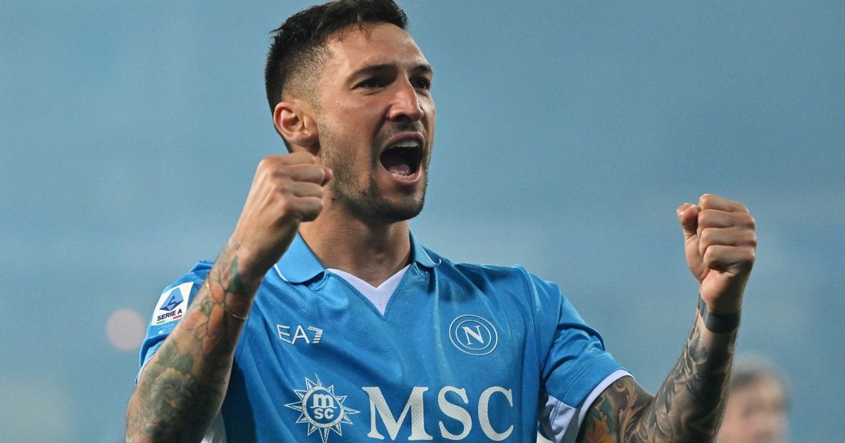 نابولي يمدد عقد المهاجم بوليتانو حتى 2028