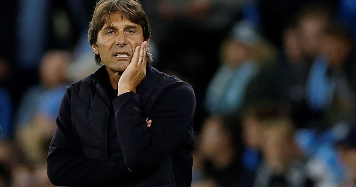 كونتي يفكر في تغيير طريقة لعب نابولي ويطلب نصيحة الصحفيين