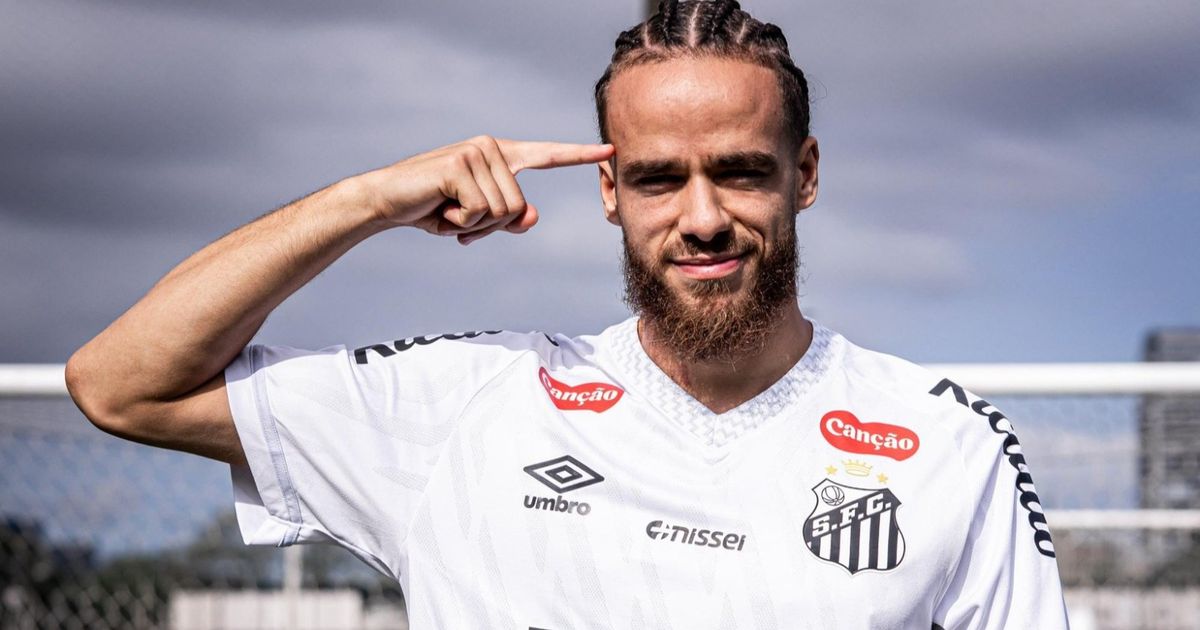 سانتوس يضم الجزائري بلال براهيمي حتى نهاية 2026