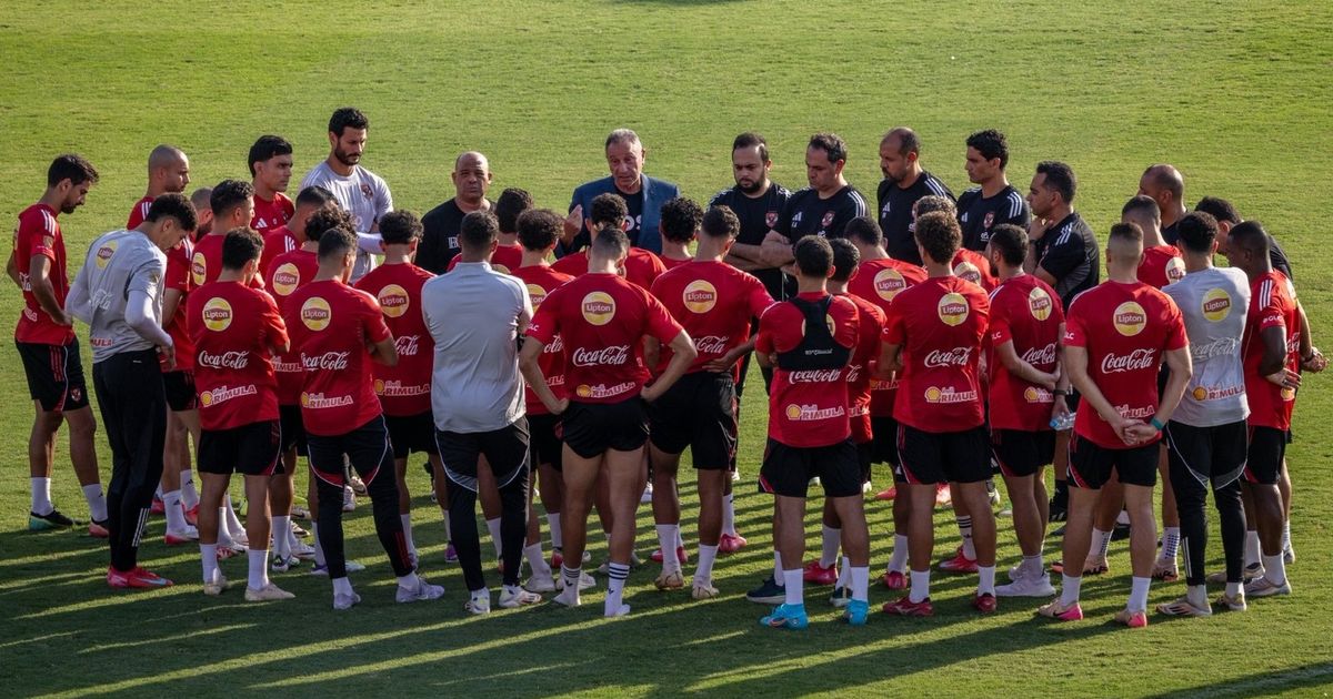 الأهلي يتقدم ببلاغ ضد مدحت شلبي بعد تصريحاته بشأن الخطيب