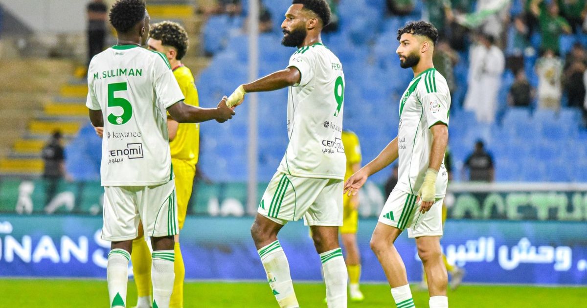 الأهلي يتعافى من صدمة بيراميدز بقفاز ميندي ولدغة البريكان