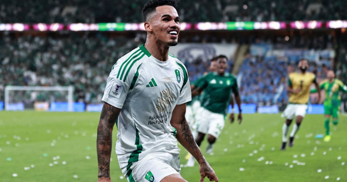 غيابات بارزة عن كلاسيكو الأهلي والهلال في دوري روشن السعودي
