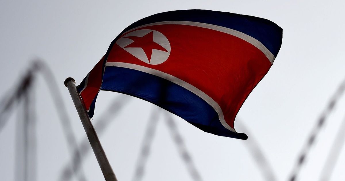 هل علاقات كوريا الشمالية تجعلها أقوى أم أشد اعتماديةً؟
