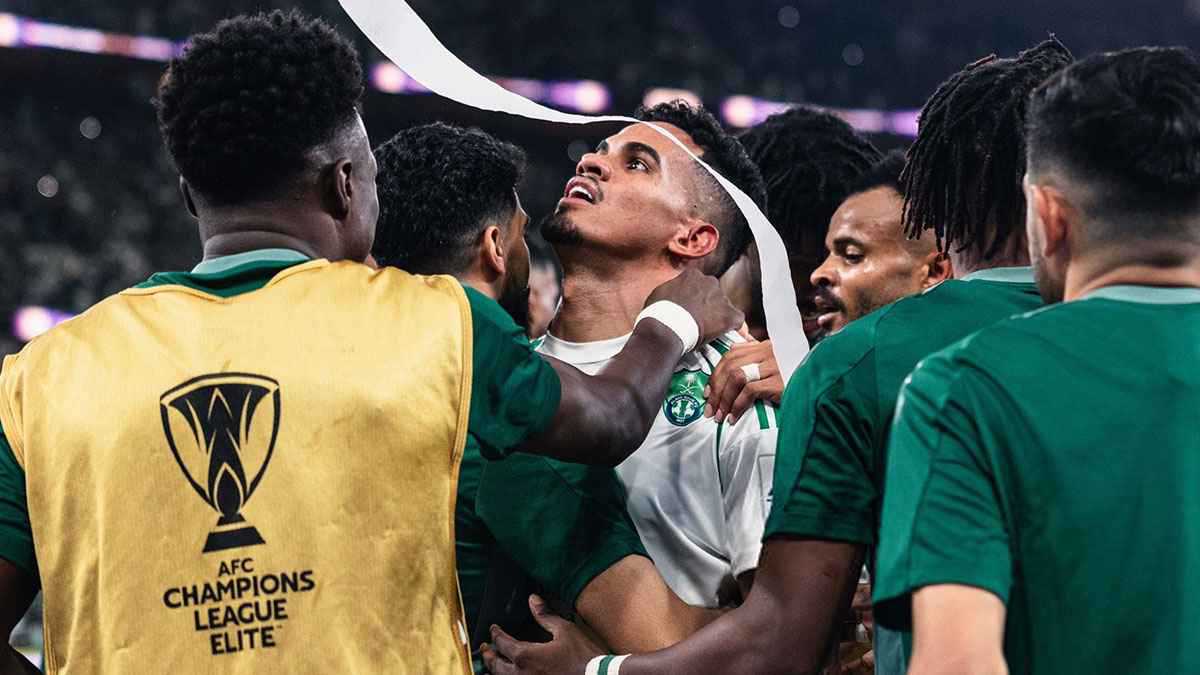 الأهلي السعودي يستعيد “قوته الضاربة” قبل مواجهة بيراميدز