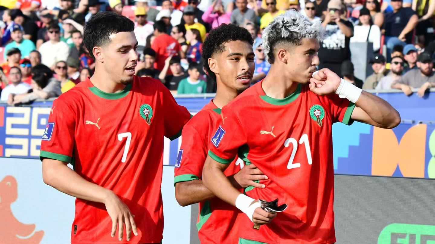 البطاقة الخضراء.. المغرب يدخل التاريخ بأول تحدّ في كرة القدم بمونديال الشباب