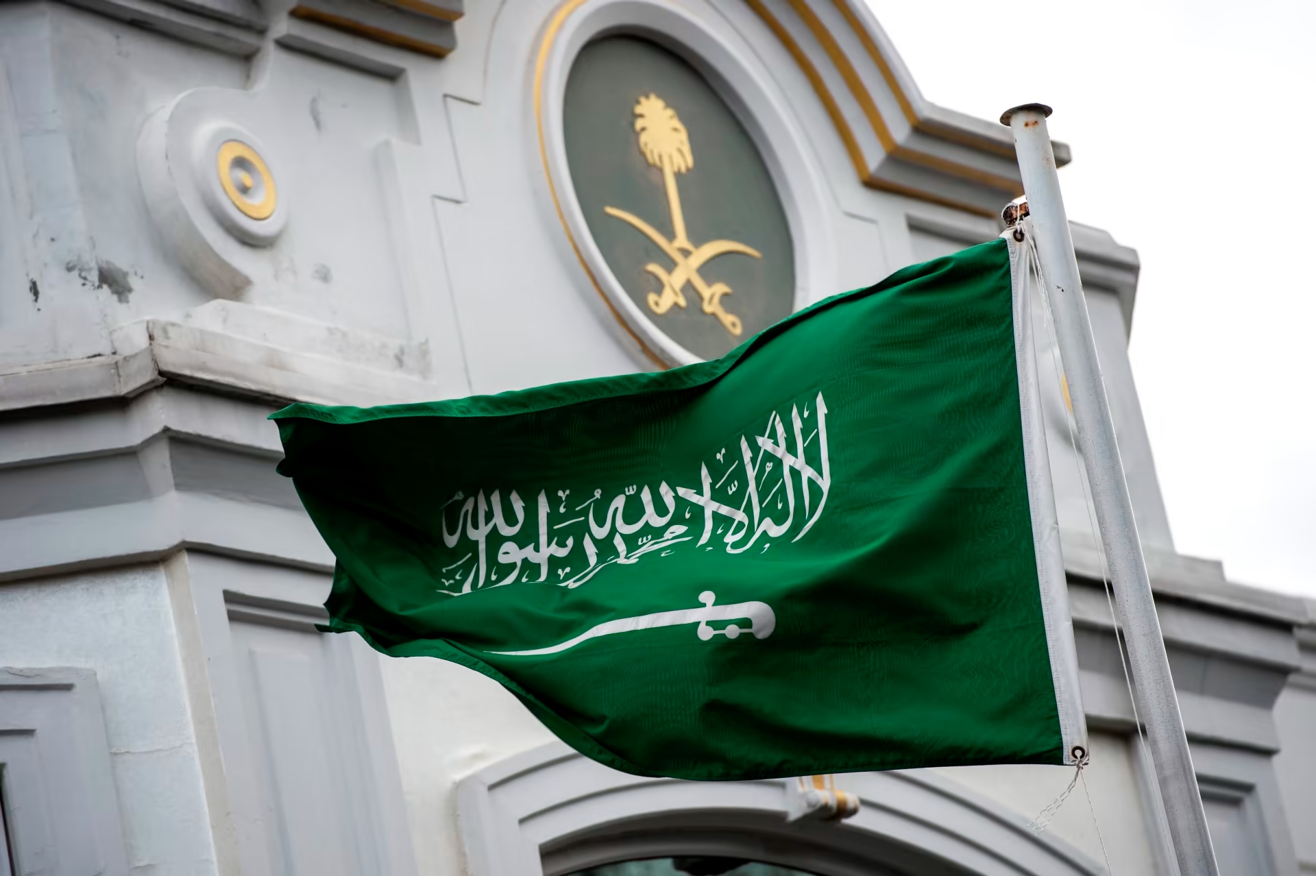 وزير الشؤون الإسلامية يوجه بإقامة صلاة خسوف القمر غدًا في مساجد المملكة