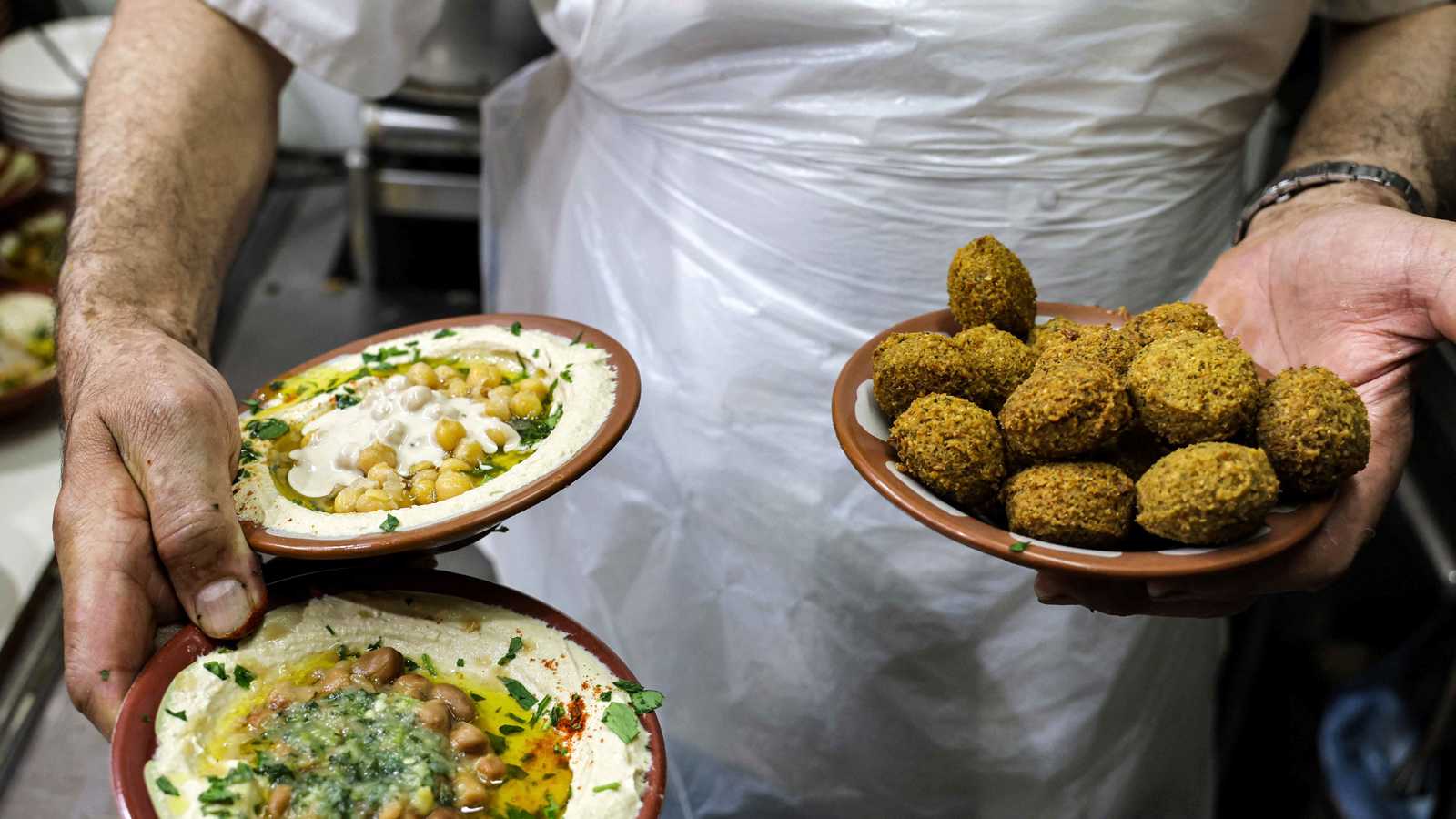 السلطات الأردنية تكشف سبب “تسمم الفلافل” في إربد