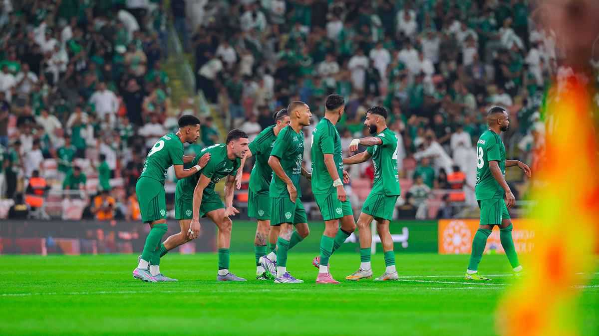 القنوات الناقلة لمباراة الأهلي السعودي وبيراميدز الحاسمة في الإنتركونتننتال