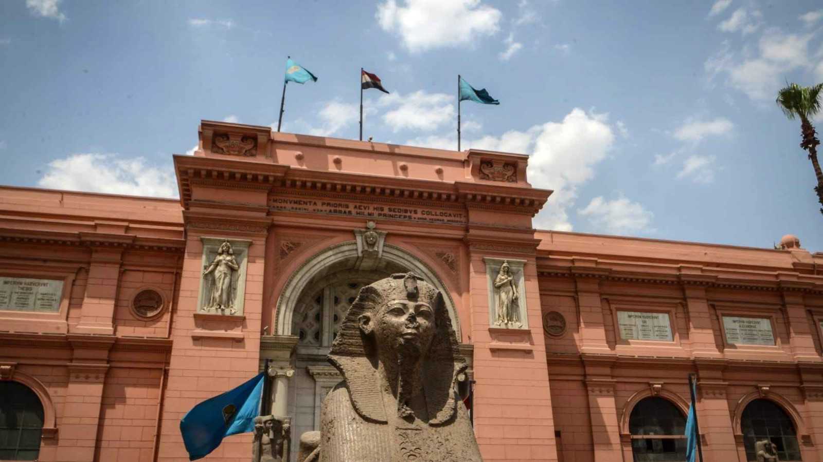الكشف عن تفاصيل اختفاء “أسوارة فرعونية” من متحف مصري