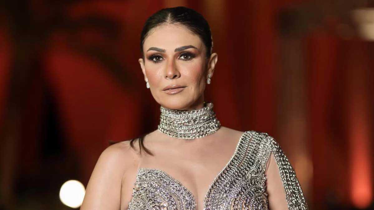 بعد ابتعادها عن الفن.. بسمة تشعل الجدل بـ”سيجارتها” (فيديو)