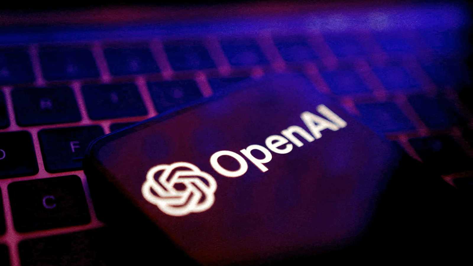 بعد استقطاب خبراء من “أبل”.. “OpenAI” تقتحم سوق أجهزة الذكاء الاصطناعي