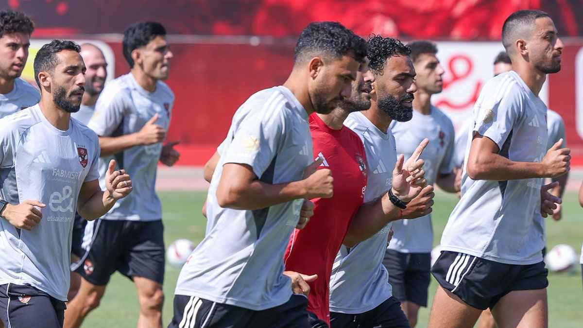 بعد تلميح أسطورة الزمالك.. أول تحرك من الأهلي لبقاء نجم الفريق