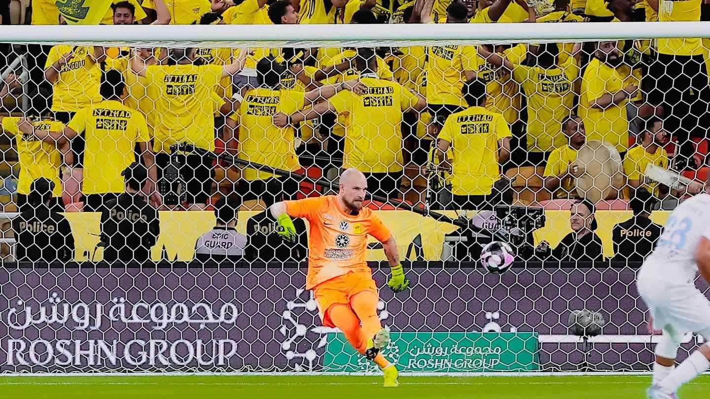 بعد طرد رايكوفيتش أمام الفتح.. ما موقفه من مباراة النصر السعودي؟