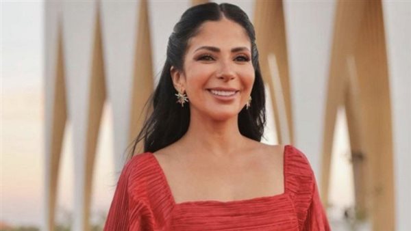بعد غياب عامين.. منى زكي تعود للدراما بـ مسلسل طالع نازل