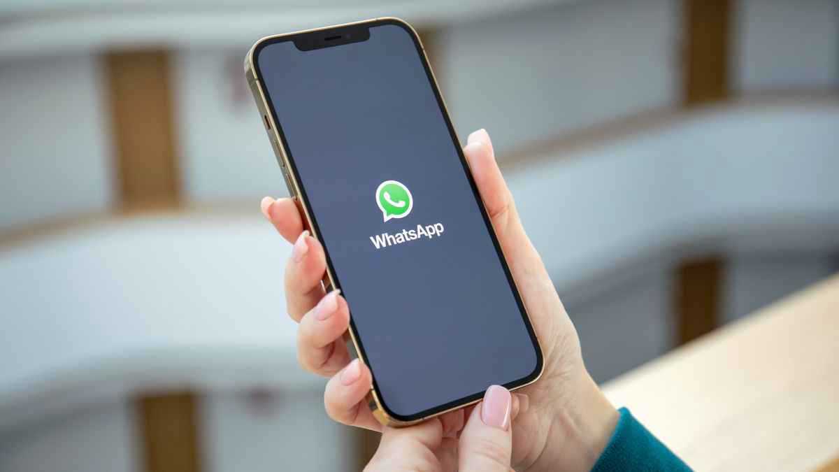 تجمع الصور الحية والذكاء الاصطناعي.. “واتساب” يطلق 5 تحديثات ضخمة