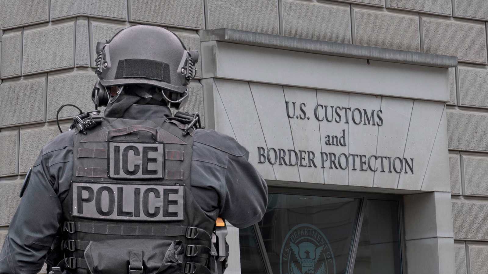 تسريح موظف أمريكي سحل امرأة من شعرها في نيويورك (فيديو)