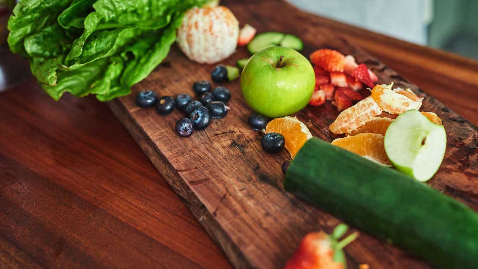 جيمي أوليفر يشعل الجدل.. هل تكفي “5 حصص” من الفاكهة والخضار؟