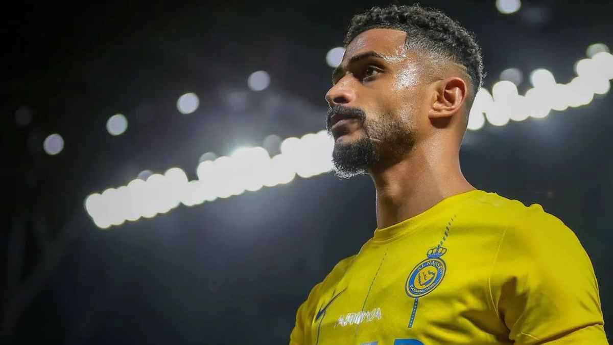 ردًا على رفض انتقاله للاتحاد: تصرف مثير من عبد الإله العمري عبر إنستغرام (صورة)