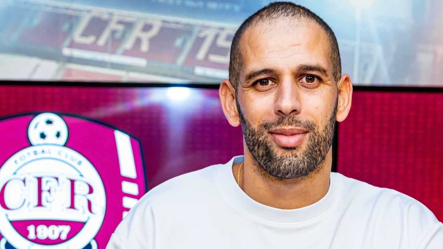 رسميا.. إسلام سليماني هداف الجزائر التاريخي ينتقل للدوري الروماني