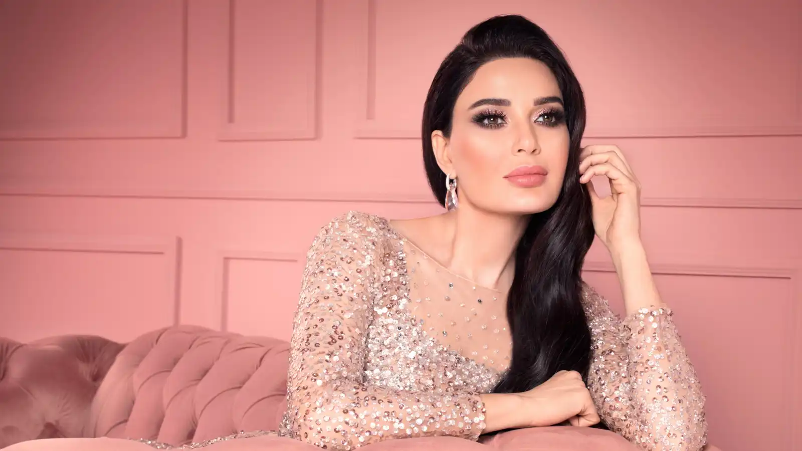 سيرين عبد النور لـ”إرم نيوز”: لديّ أعمال غنائية جديدة والنجاح مسؤولية كبيرة