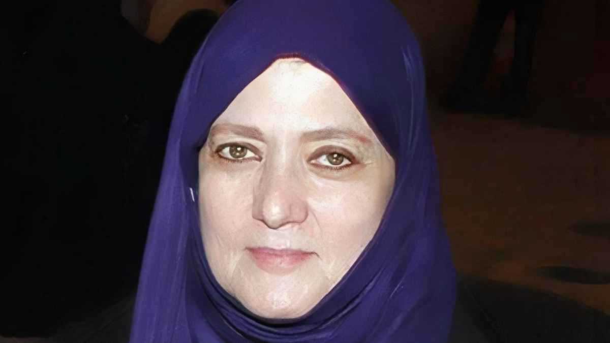 شمس البارودي ترد على منتقدي نشرها صور “ما قبل الحجاب”