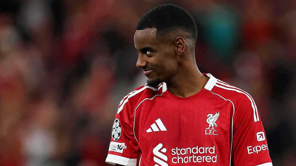 صدم جمهور ليفربول.. 4 أسباب لمستوى إيزاك المتواضع ضد أتلتيكو