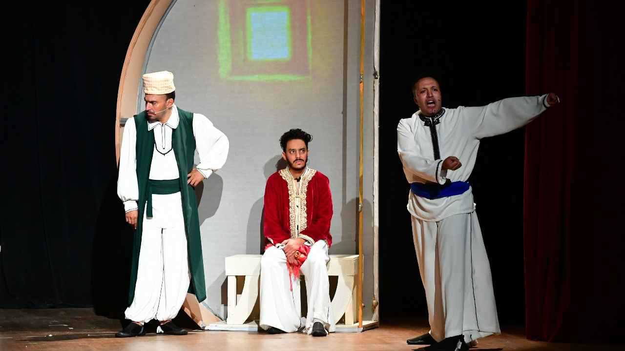 “قطيب الخيزران”.. مسرحية تستعيد قصص الحب في التراث المغربي (صور)