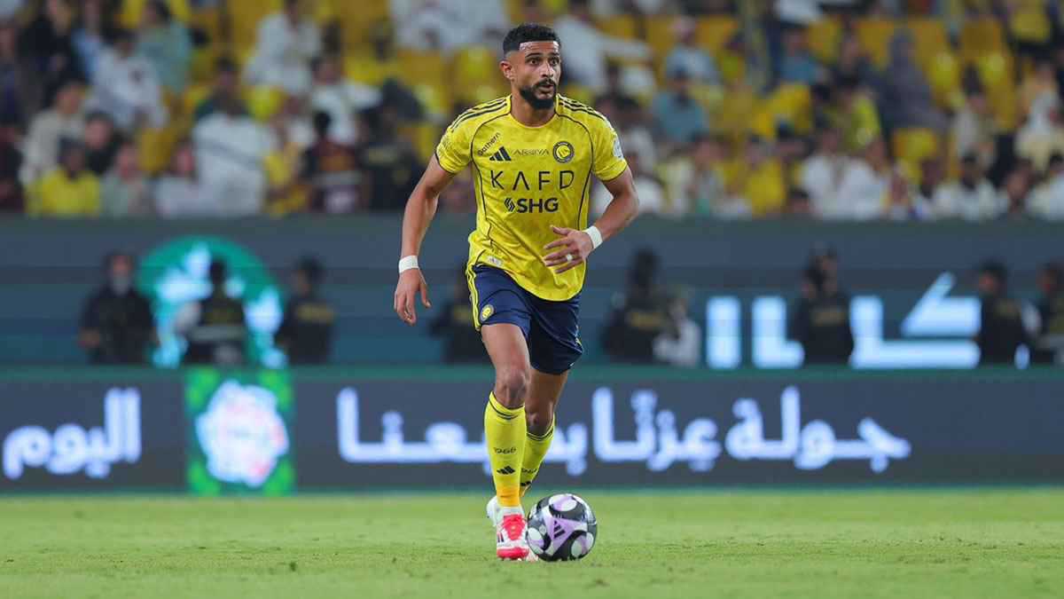 كريستيانو رونالدو يتدخل لإنهاء أزمة عبدالإله العمري (فيديو)