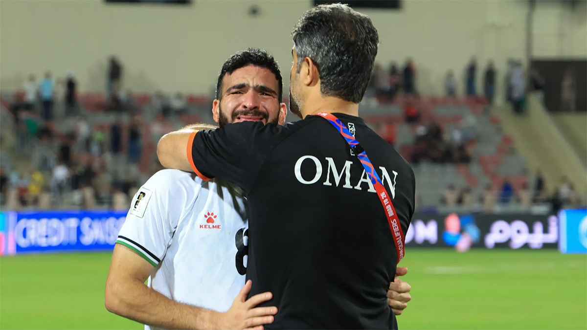 لا نعرف عنه شيئاً.. تصريحات صادمة من مدرب بتروجت حول “عاشق الزمالك” (فيديو)