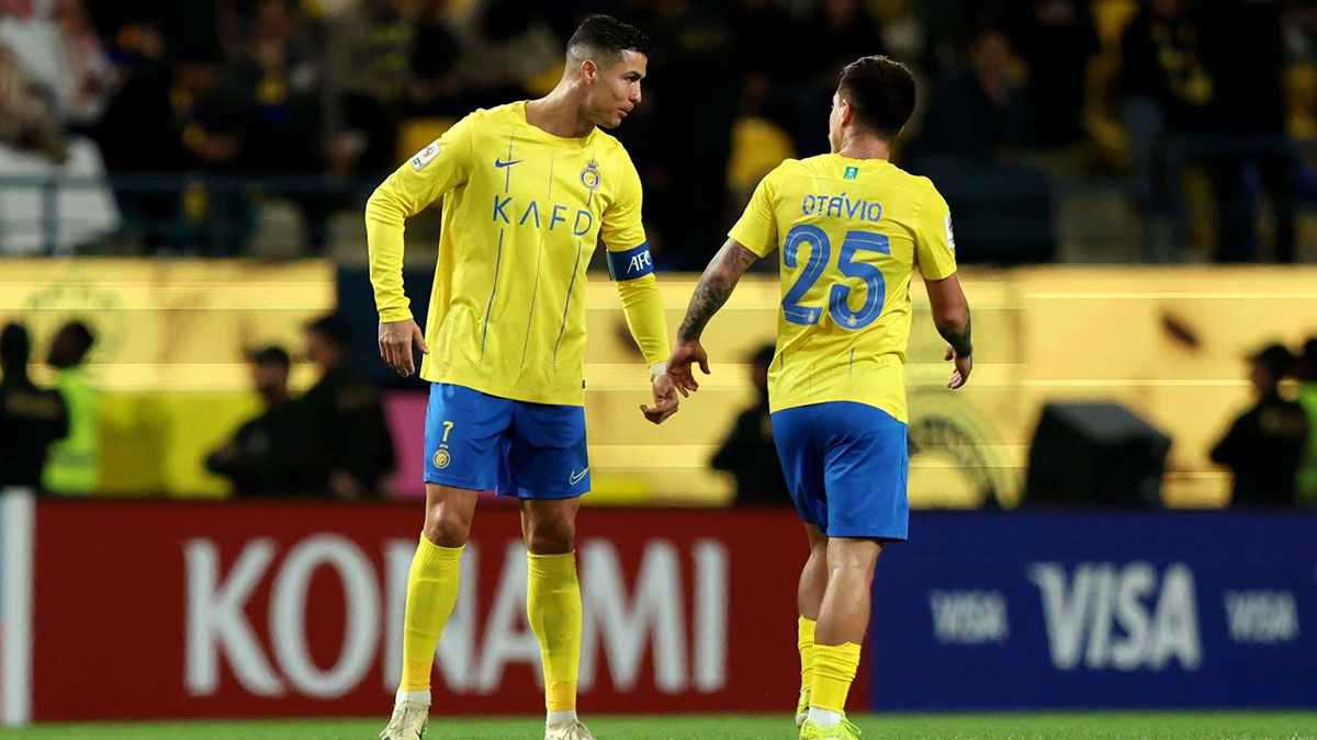 لقاء أساطير النصر.. هل يستلم كريستيانو رونالدو جائزته من ماجد عبدالله؟