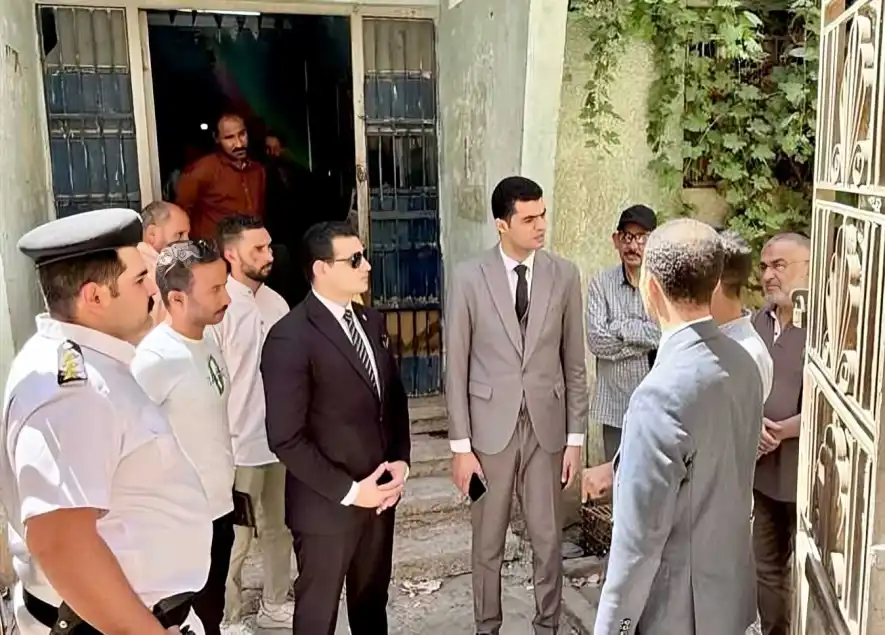 اكتشاف حفرة "عميقة" داخل أحد مكاتب الصحة في مصر للتنقيب عن آثار