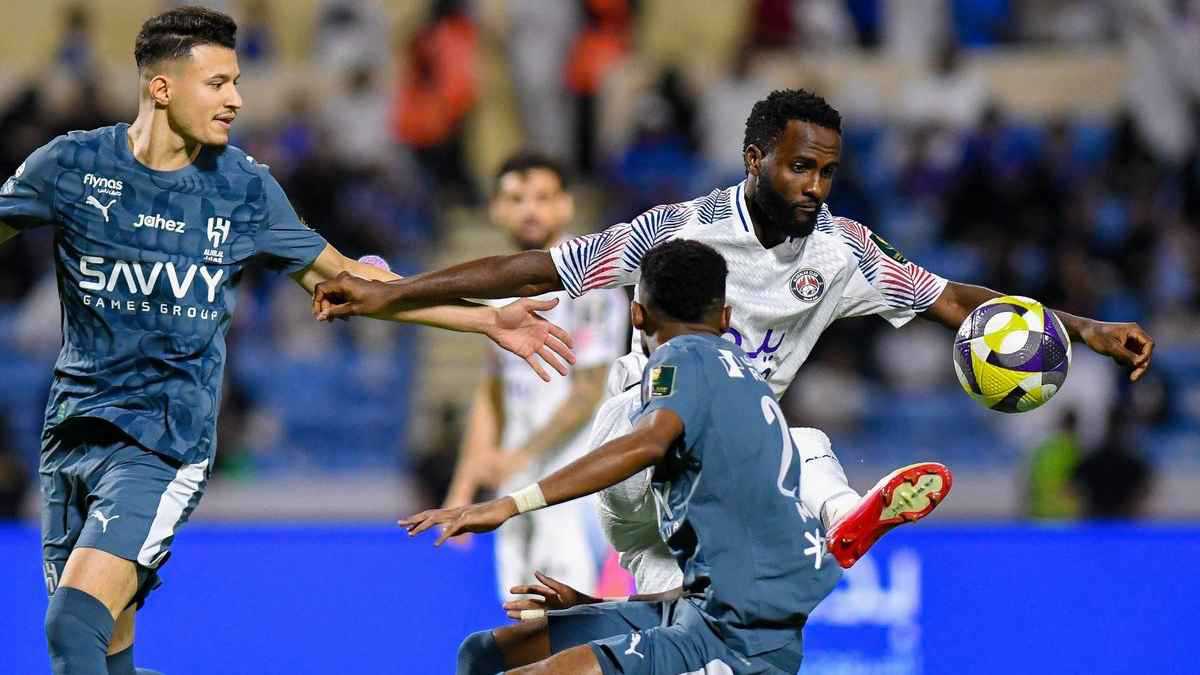 ليس صاحب الهدف.. أكثر لاعب أبهر جمهور الهلال أمام العدالة