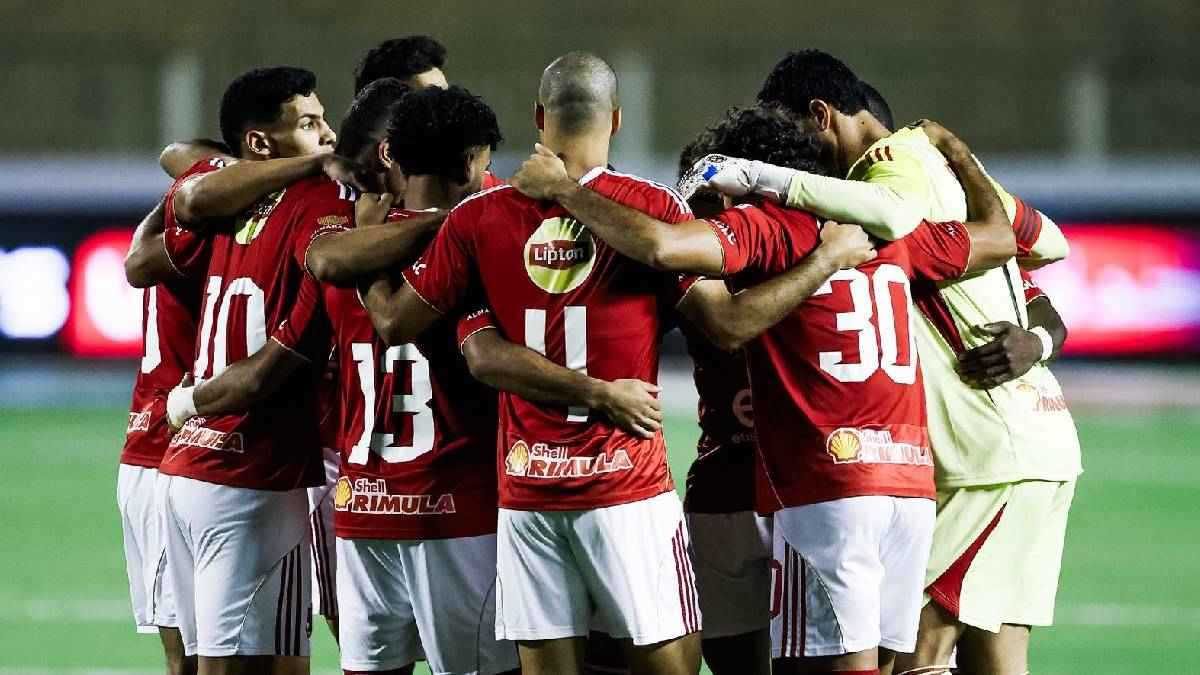 منح الضوء الأخضر.. الأهلي المصري يفاوض “مدربا كبيرا” لقيادة الفريق