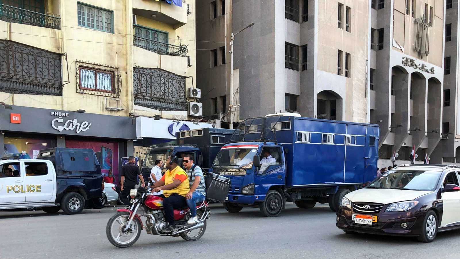 نجاة مسؤول أمني مصري بارز من حادث مروع (صور)