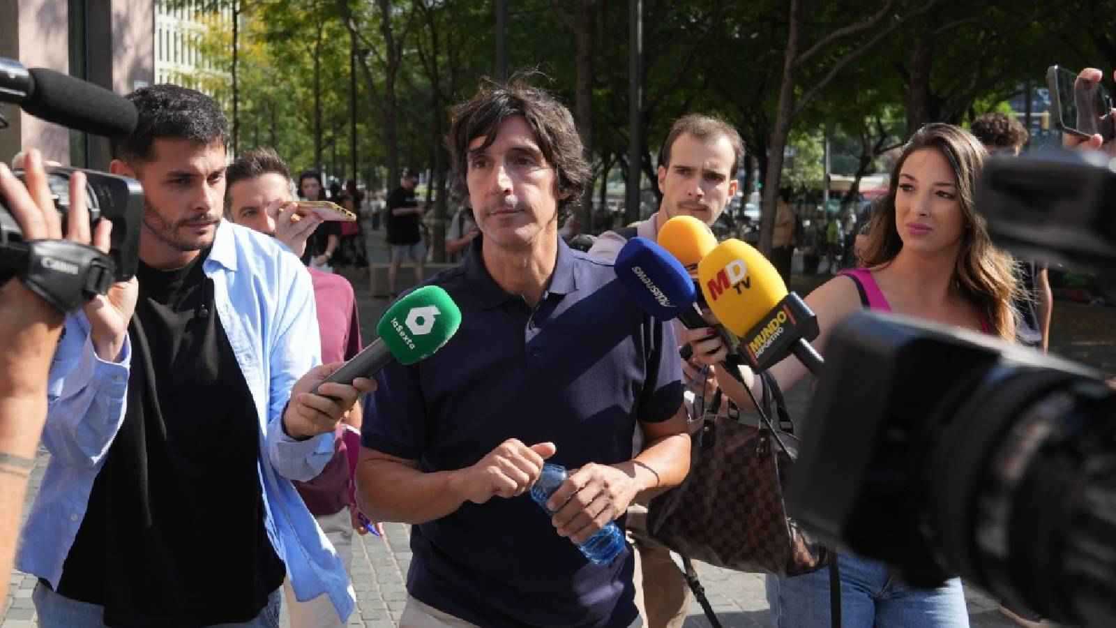 نجل نيغريرا يعترف: الأموال التي دفعها برشلونة لوالدي لم تكن للتقارير
