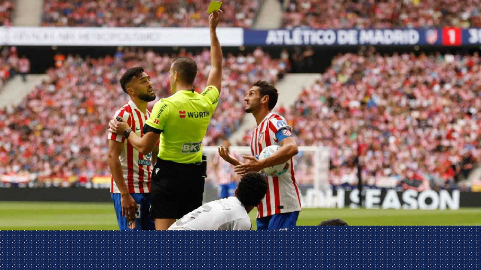 هدف غير قانوني.. تقييم كارثي لحكم مباراة ريال مدريد وأتلتيكو  (صور)