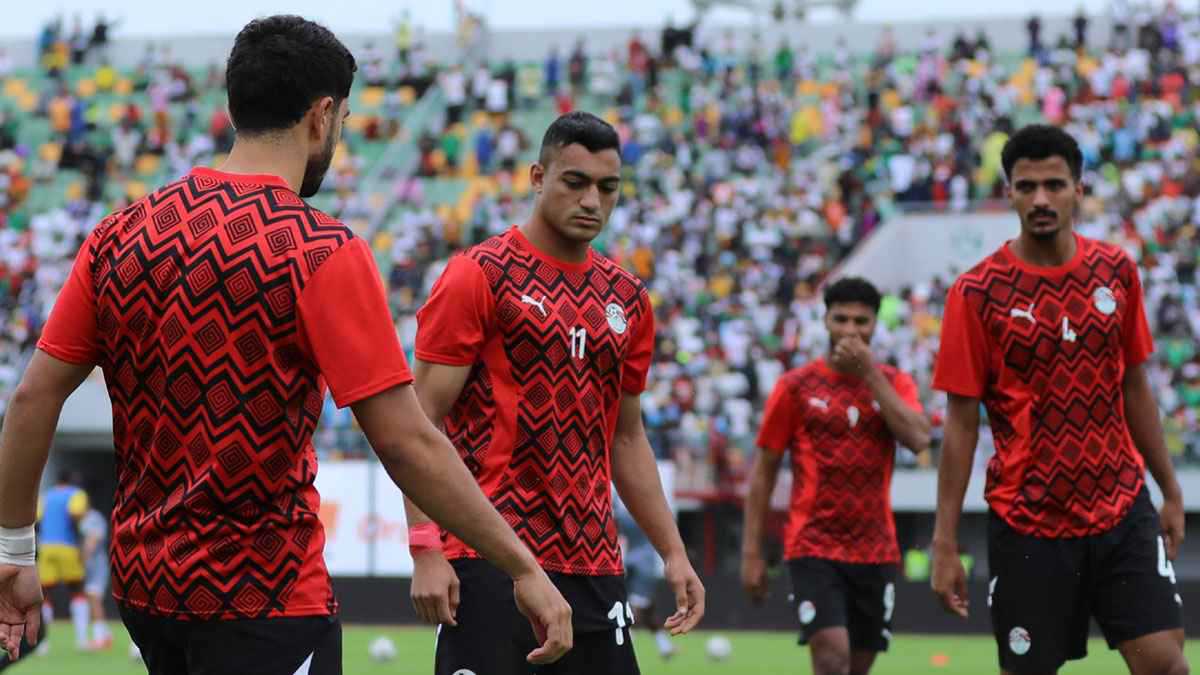هل قرر حسام حسن معاقبة مصطفى محمد بسبب عدم الانضمام للأهلي؟