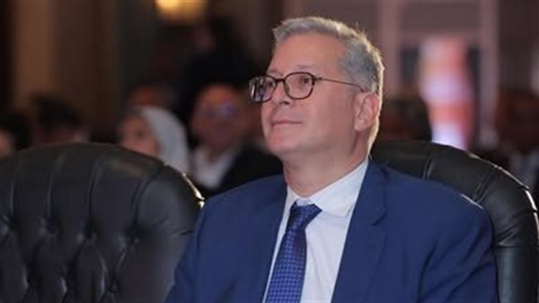 وزير البترول يبحث مع توتال إنرجيز الفرنسية الاستفادة بفرص الاستثمار