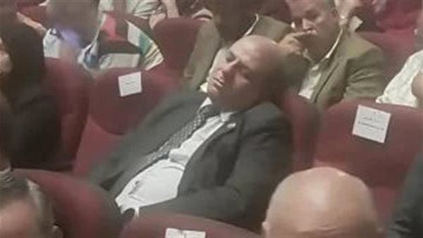 وكيل وزارة التربية والتعليم بقنا يوضح حقيقة الصورة المتداولة