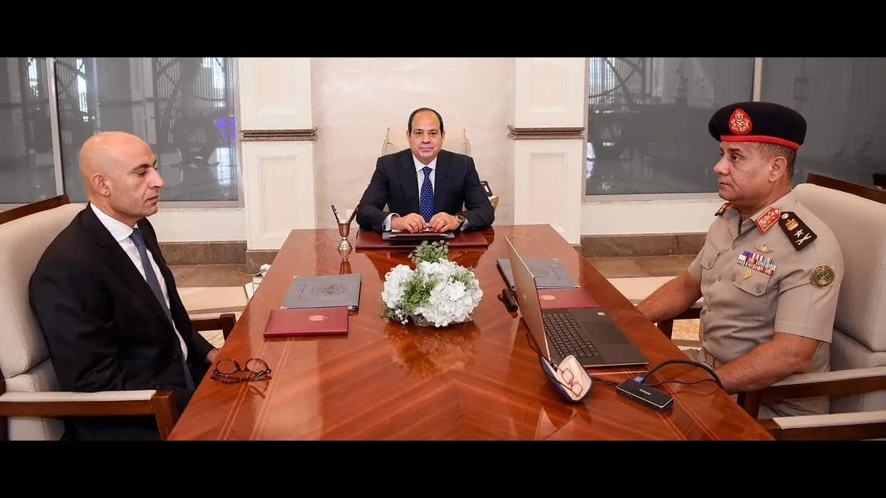 عبد اللطيف يوضح تفاصيل منظومة البكالوريا الجديدة للرئيس السيسي