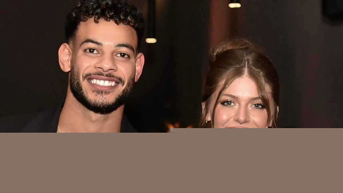 10 صور رائعة من حفل خطوبة نجم الزمالك دونجا (شاهد)