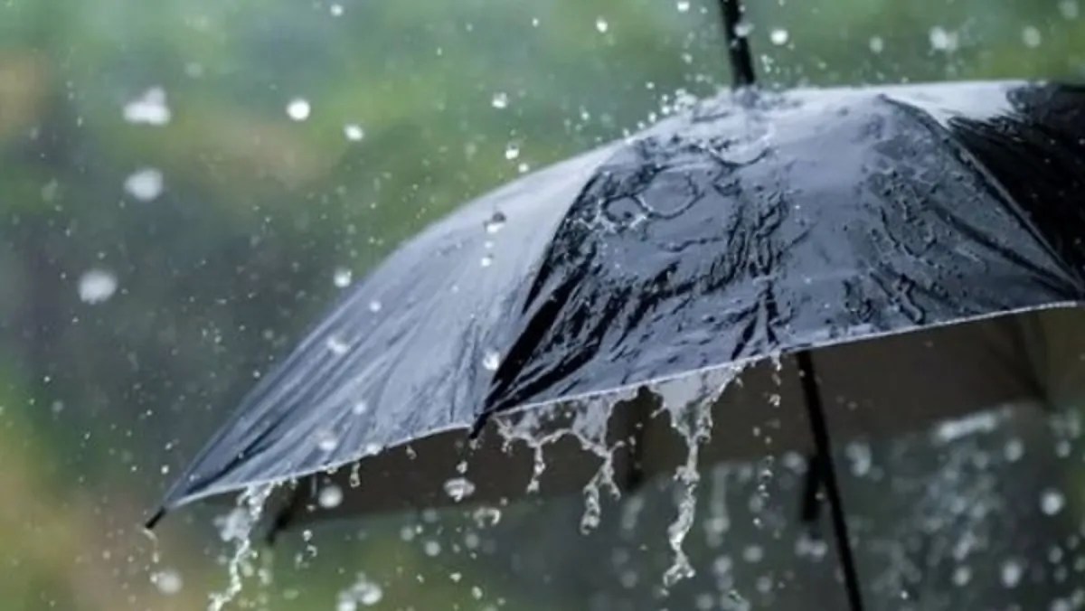 بيان الأرصاد الجوية عن سقوط أمطار بهذه المناطق وتحذر من طقس الساعات المقبلة