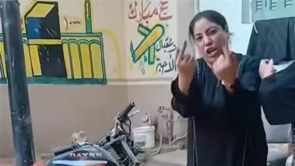 تفاصيل فيديو سيدة السحر والأعمال بالشرقية هخليه يطلقك، وهعملك أعمال تكرهك