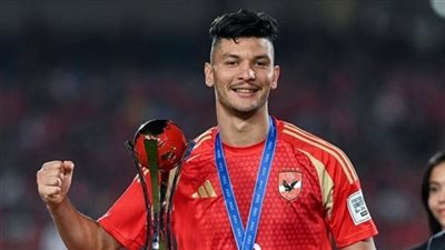 أحمد شوبير يكشف حقيقة رحيل المغربي أشرف داري عن صفوف النادي الأهلي