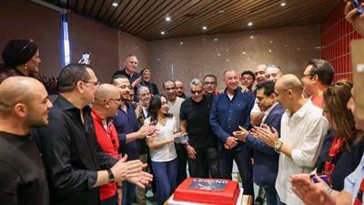 محبوب الجماهير..  مجلس إدارة النادي الأهلي يحتفلون بعيد ميلاد محمود الخطيب