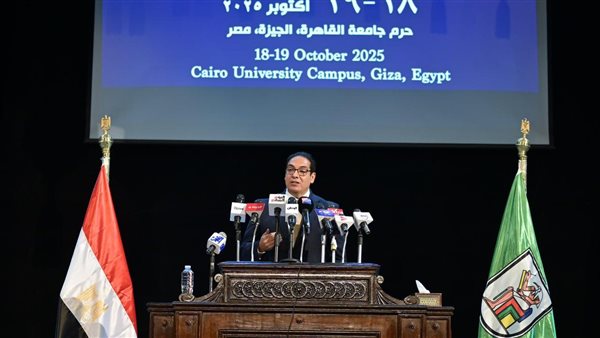 رئيس جامعة القاهرة يستعرض أهم محاور المؤتمر الدولي للجامعة حول الذكاء الاصطناعي