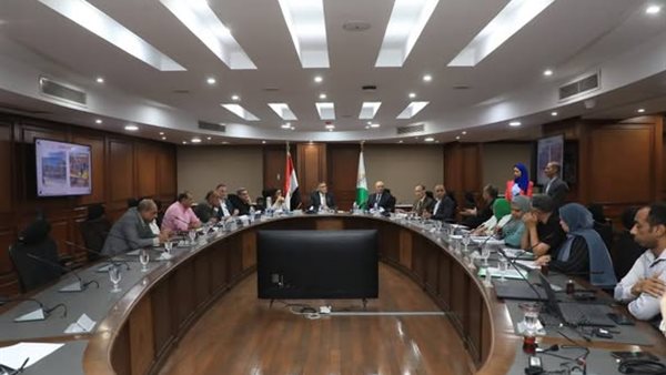 محافظ الجيزة يستمع لشكاوى المواطنين في لقاء أسبوعي بأحياء الهرم وكرداسة