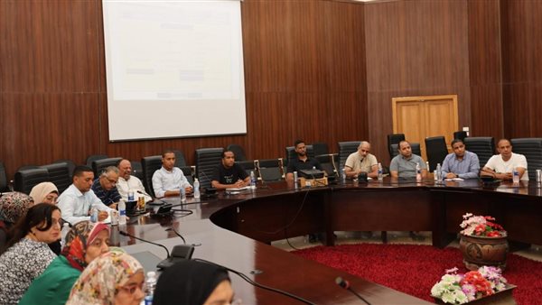 وزيرة التنمية تستعرض تقريراً حول نتائج المرور الميدانى على 7 مراكز تكنولوجية بالبحر الأحمر