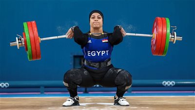 سارة سمير تحصد ثلاث ميداليات فضية في بطولة العالم لرفع الأثقال بالنرويج